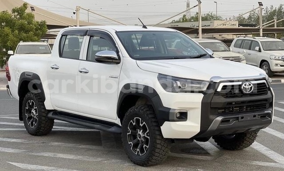 Buy Used Toyota Hilux White Car in Kampala in Uganda