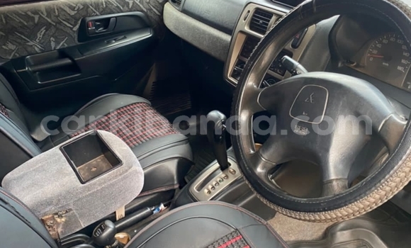 Acheter Occasion Voiture Mitsubishi Pajero iO Vert à Kampala, Ouganda Acheter Occasion Voiture Mitsubishi Pajero iO Vert à Kampala, Ouganda