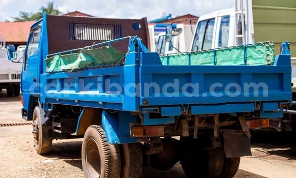 Buy Used Mitsubishi L400 Blue Truck in Kampala in Uganda Buy Used Mitsubishi L400 Blue Truck in Kampala in Uganda