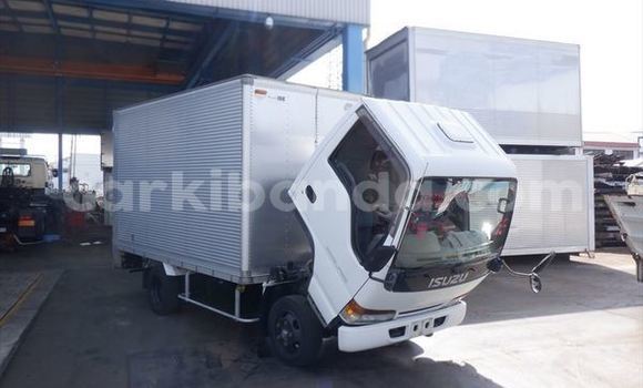 Gura Yakoze Isuzu Bighorn White Ikamyo i Kampala mu Uganda