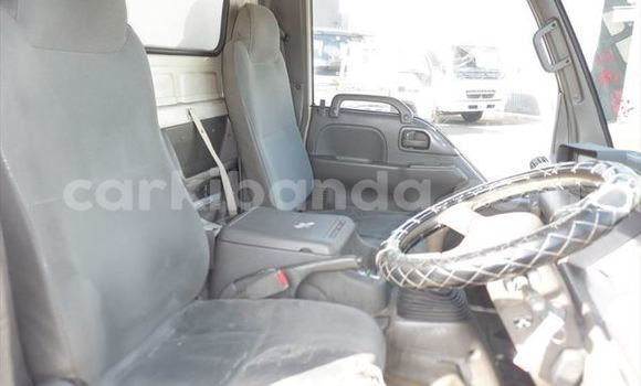 Buy Used Nissan UD White Truck in Kampala in Uganda Buy Used Nissan UD White Truck in Kampala in Uganda