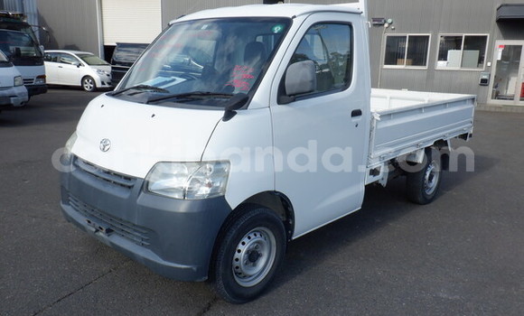 Acheter Occasion Utilitaire Toyota LITEACE Blanc à Kampala, Ouganda