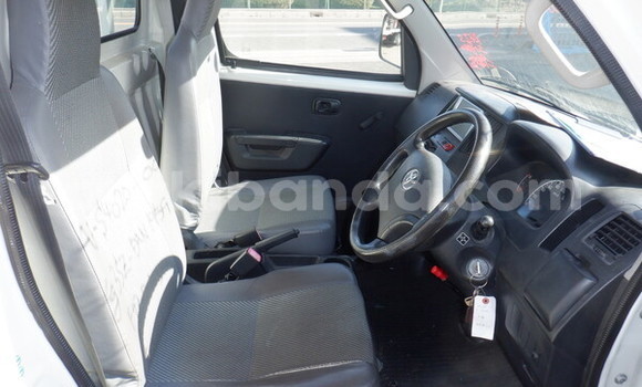 Buy Used Toyota LITEACE White Truck in Kampala in Uganda Buy Used Toyota LITEACE White Truck in Kampala in Uganda