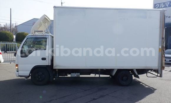 Buy Used Nissan UD White Truck in Kampala in Uganda Buy Used Nissan UD White Truck in Kampala in Uganda
