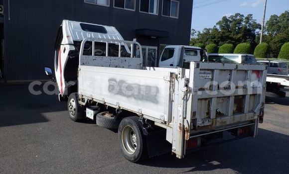 Acheter Occasion Utilitaire Isuzu Bighorn Blanc à Kampala, Ouganda