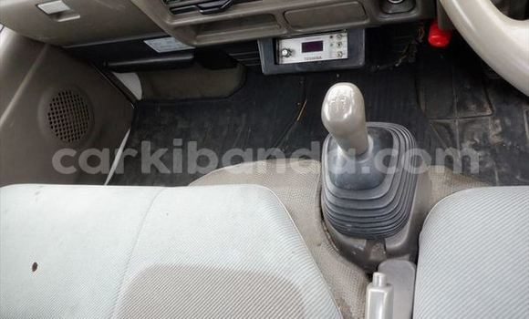 Buy Used Isuzu Bighorn White Car in Kampala in Uganda Buy Used Isuzu Bighorn White Car in Kampala in Uganda