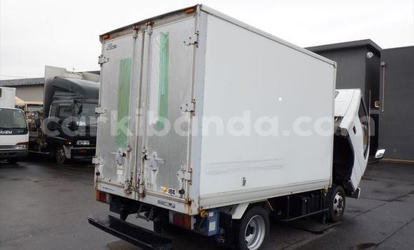 Buy Used Isuzu Bighorn White Car in Kampala in Uganda Buy Used Isuzu Bighorn White Car in Kampala in Uganda