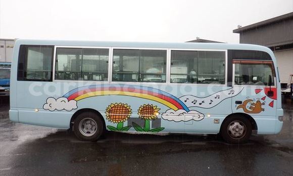 Buy Used Nissan UD Blue Truck in Kampala in Uganda Buy Used Nissan UD Blue Truck in Kampala in Uganda