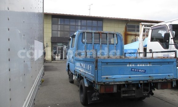 Buy Used Isuzu Bighorn Blue Car in Kampala in Uganda Buy Used Isuzu Bighorn Blue Car in Kampala in Uganda