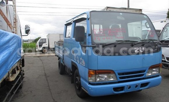 Buy Used Isuzu Bighorn Blue Car in Kampala in Uganda Buy Used Isuzu Bighorn Blue Car in Kampala in Uganda