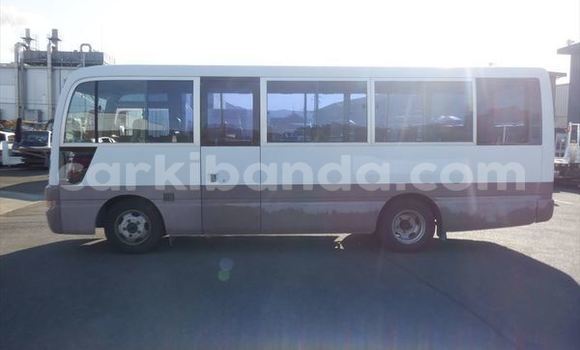 Buy Used Nissan UD White Truck in Kampala in Uganda Buy Used Nissan UD White Truck in Kampala in Uganda