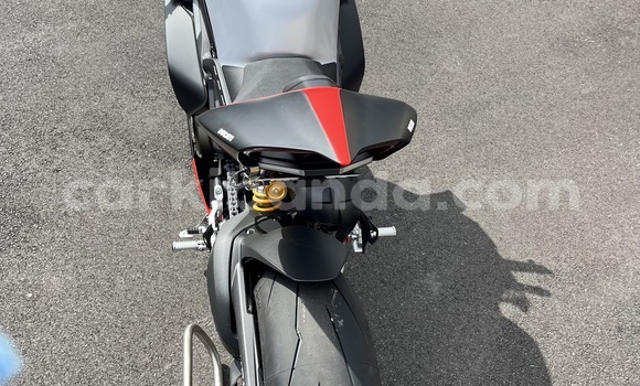 Gura Yakoze Ducati SUPERSPORT Black Bike i Arua mu Uganda Gura Yakoze Ducati SUPERSPORT Black Bike i Arua mu Uganda