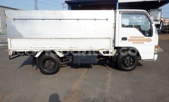 Buy Used Nissan UD White Truck in Kampala in Uganda Buy Used Nissan UD White Truck in Kampala in Uganda