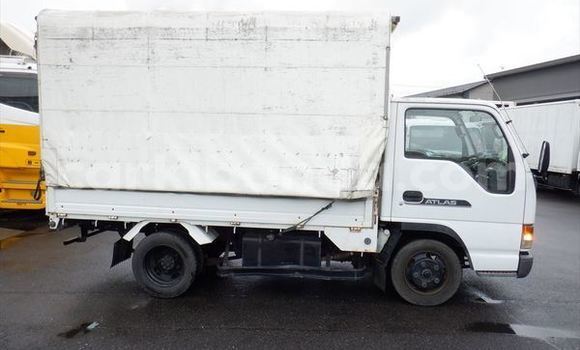 Buy Used Nissan UD White Truck in Kampala in Uganda Buy Used Nissan UD White Truck in Kampala in Uganda
