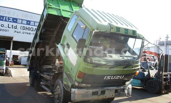 Nunua Ilio tumika Isuzu Bighorn Kijani Lori ndani ya Kampala nchini Uganda Nunua Ilio tumika Isuzu Bighorn Kijani Lori ndani ya Kampala nchini Uganda