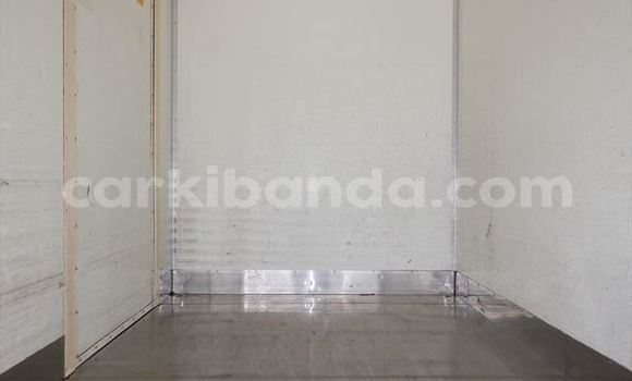 Buy Used Nissan UD White Truck in Kampala in Uganda Buy Used Nissan UD White Truck in Kampala in Uganda