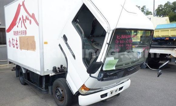 Buy Used Nissan UD White Truck in Kampala in Uganda Buy Used Nissan UD White Truck in Kampala in Uganda