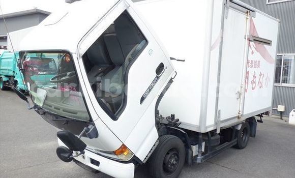 Buy Used Nissan UD White Truck in Kampala in Uganda Buy Used Nissan UD White Truck in Kampala in Uganda