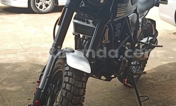 Acheter Occasion Moto Matchless X Noir à Kampala, Ouganda Acheter Occasion Moto Matchless X Noir à Kampala, Ouganda