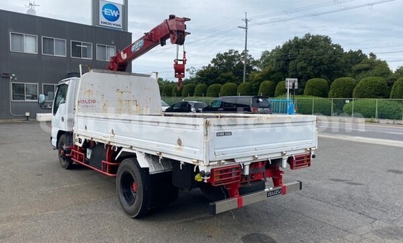 Nunua Ilio tumika Isuzu Bighorn Nyeupe Lori ndani ya Kampala nchini Uganda Nunua Ilio tumika Isuzu Bighorn Nyeupe Lori ndani ya Kampala nchini Uganda