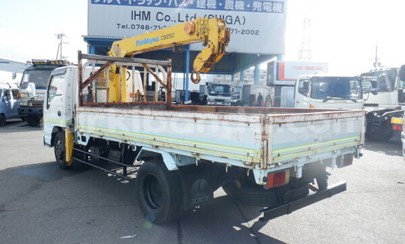 Nunua Ilio tumika Isuzu Bighorn Nyeupe Lori ndani ya Kampala nchini Uganda Nunua Ilio tumika Isuzu Bighorn Nyeupe Lori ndani ya Kampala nchini Uganda