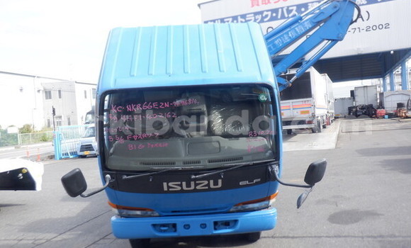 Nunua Ilio tumika Isuzu Bighorn Bluu Lori ndani ya Kampala nchini Uganda Nunua Ilio tumika Isuzu Bighorn Bluu Lori ndani ya Kampala nchini Uganda