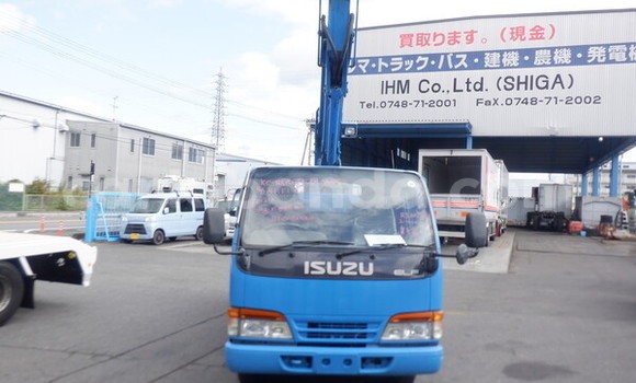 Nunua Ilio tumika Isuzu Bighorn Bluu Lori ndani ya Kampala nchini Uganda Nunua Ilio tumika Isuzu Bighorn Bluu Lori ndani ya Kampala nchini Uganda