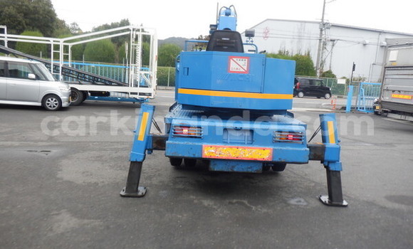 Nunua Ilio tumika Isuzu Bighorn Bluu Lori ndani ya Kampala nchini Uganda Nunua Ilio tumika Isuzu Bighorn Bluu Lori ndani ya Kampala nchini Uganda