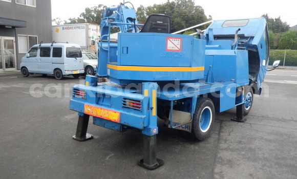 Nunua Ilio tumika Isuzu Bighorn Bluu Lori ndani ya Kampala nchini Uganda Nunua Ilio tumika Isuzu Bighorn Bluu Lori ndani ya Kampala nchini Uganda