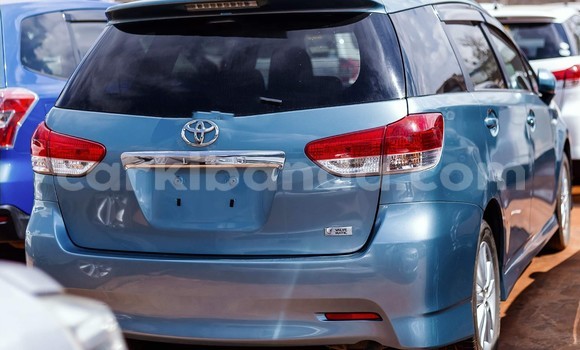 Nunua Ilio tumika Toyota Wish Bluu Gari ndani ya Kampala nchini Uganda Nunua Ilio tumika Toyota Wish Bluu Gari ndani ya Kampala nchini Uganda