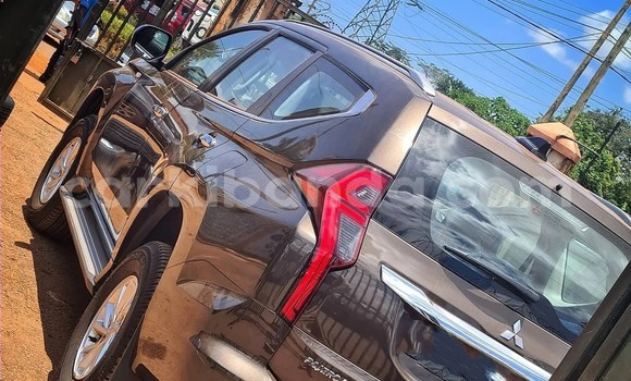Nunua Ilio tumika Mitsubishi Pajero Nyingine Gari ndani ya Kampala nchini Uganda Nunua Ilio tumika Mitsubishi Pajero Nyingine Gari ndani ya Kampala nchini Uganda