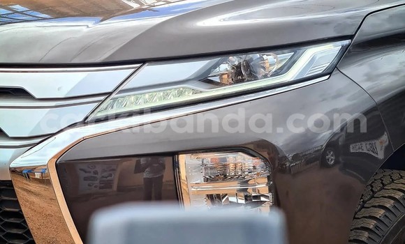 Nunua Ilio tumika Mitsubishi Pajero Nyingine Gari ndani ya Kampala nchini Uganda Nunua Ilio tumika Mitsubishi Pajero Nyingine Gari ndani ya Kampala nchini Uganda