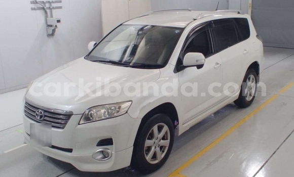 Gura Nshya Toyota Vanguard White Imodoka i Jinja–Kawempe mu Central Gura Nshya Toyota Vanguard White Imodoka i Jinja–Kawempe mu Central