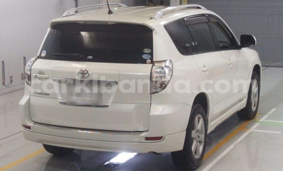 Gura Nshya Toyota Vanguard White Imodoka i Jinja–Kawempe mu Central Gura Nshya Toyota Vanguard White Imodoka i Jinja–Kawempe mu Central