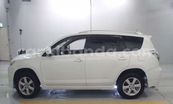 Gura Nshya Toyota Vanguard White Imodoka i Jinja–Kawempe mu Central Gura Nshya Toyota Vanguard White Imodoka i Jinja–Kawempe mu Central