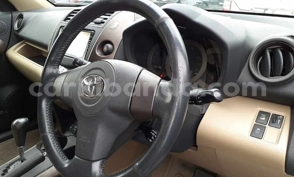 Gura Nshya Toyota Vanguard White Imodoka i Jinja–Kawempe mu Central Gura Nshya Toyota Vanguard White Imodoka i Jinja–Kawempe mu Central