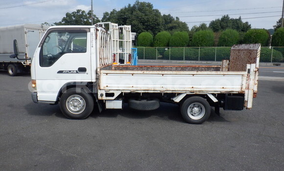 Buy Used Nissan UD White Truck in Kampala in Uganda Buy Used Nissan UD White Truck in Kampala in Uganda