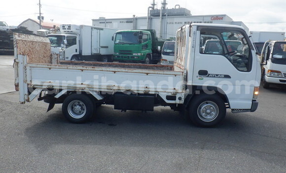 Buy Used Nissan UD White Truck in Kampala in Uganda Buy Used Nissan UD White Truck in Kampala in Uganda