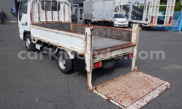 Buy Used Nissan UD White Truck in Kampala in Uganda Buy Used Nissan UD White Truck in Kampala in Uganda