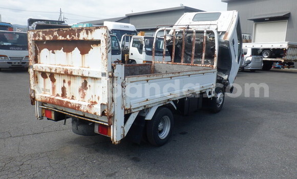 Buy Used Nissan UD White Truck in Kampala in Uganda Buy Used Nissan UD White Truck in Kampala in Uganda