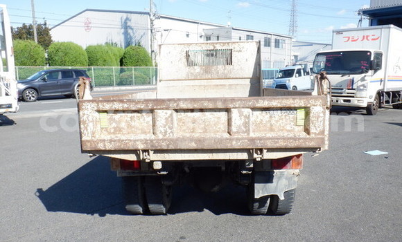 Nunua Ilio tumika Isuzu Bighorn Nyeupe Lori ndani ya Kampala nchini Uganda Nunua Ilio tumika Isuzu Bighorn Nyeupe Lori ndani ya Kampala nchini Uganda