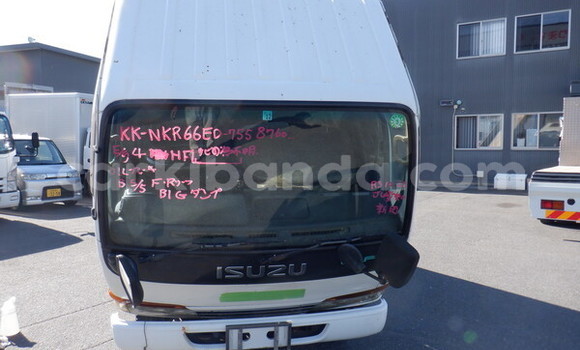 Nunua Ilio tumika Isuzu Bighorn Nyeupe Lori ndani ya Kampala nchini Uganda Nunua Ilio tumika Isuzu Bighorn Nyeupe Lori ndani ya Kampala nchini Uganda