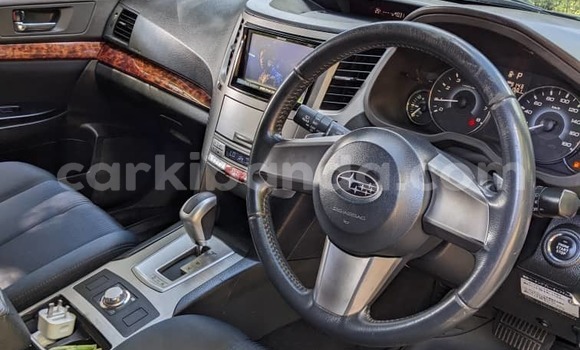 Gura Yakoze Subaru Legacy White Imodoka i Kampala mu Uganda Gura Yakoze Subaru Legacy White Imodoka i Kampala mu Uganda