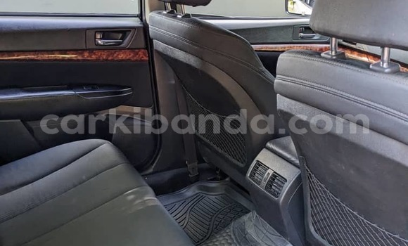 Gura Yakoze Subaru Legacy White Imodoka i Kampala mu Uganda Gura Yakoze Subaru Legacy White Imodoka i Kampala mu Uganda