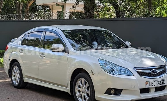 Gura Yakoze Subaru Legacy White Imodoka i Kampala mu Uganda Gura Yakoze Subaru Legacy White Imodoka i Kampala mu Uganda