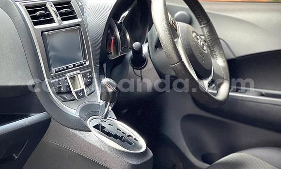 Gura Yakoze Toyota Ractis Blue Imodoka i Kampala mu Uganda Gura Yakoze Toyota Ractis Blue Imodoka i Kampala mu Uganda