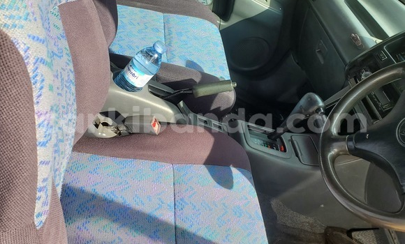 Gura Yakoze Toyota RAV4 Blue Imodoka i Kampala mu Uganda Gura Yakoze Toyota RAV4 Blue Imodoka i Kampala mu Uganda