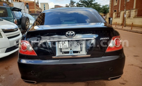 Gura Imported Toyota Harrier Black Imodoka i Kampala mu Uganda Gura Imported Toyota Harrier Black Imodoka i Kampala mu Uganda