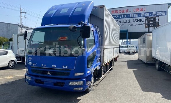 Nunua Ilio tumika Mitsubishi Van Bluu Lori ndani ya Kampala nchini Uganda Nunua Ilio tumika Mitsubishi Van Bluu Lori ndani ya Kampala nchini Uganda