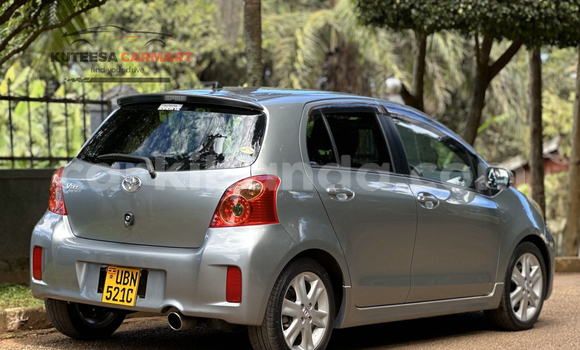 Nunua Ilio tumika Toyota Vitz Nyingine Gari ndani ya Kampala nchini Uganda Nunua Ilio tumika Toyota Vitz Nyingine Gari ndani ya Kampala nchini Uganda